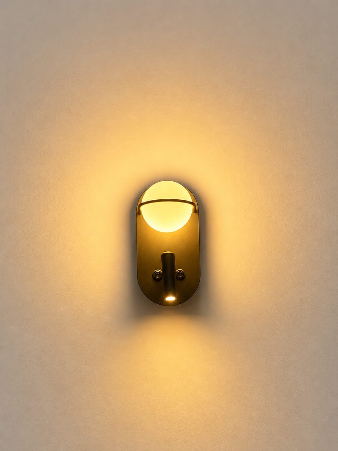 LX Dual Beam wall light - Image 3