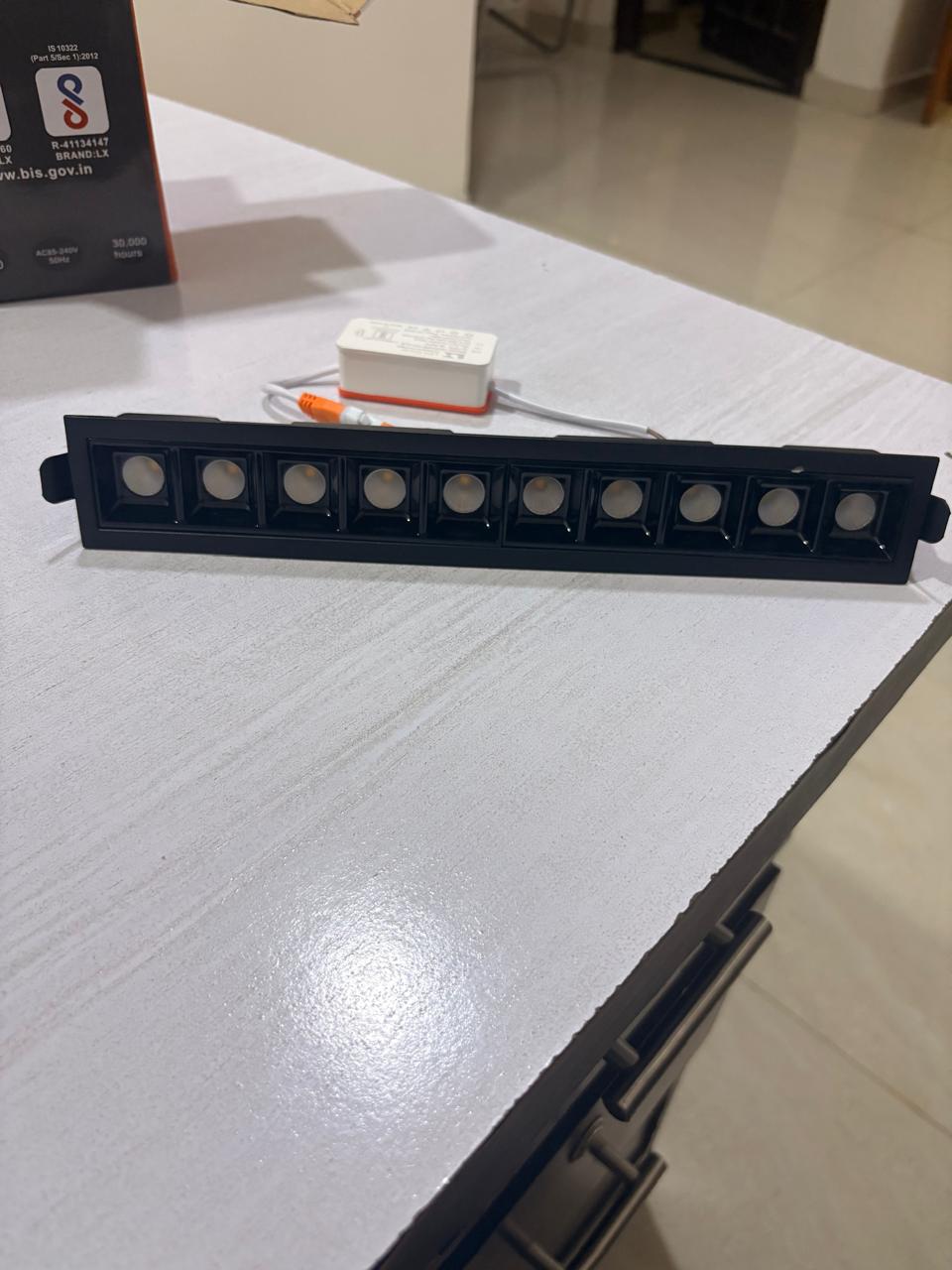 LX 20watt linear light 4k - Image 2