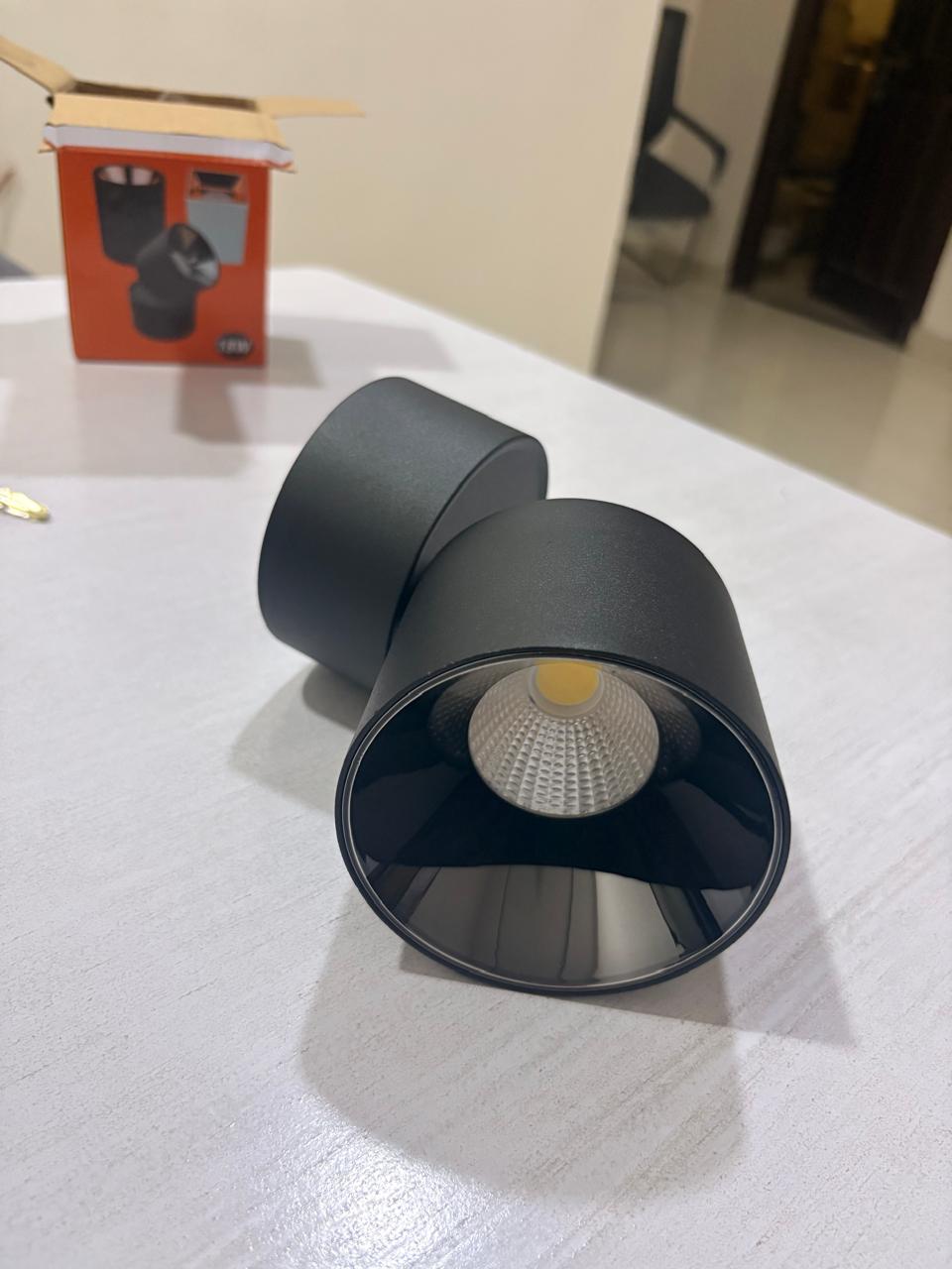 LX 18watt surfacemount cob black reflector(4k) - Image 2